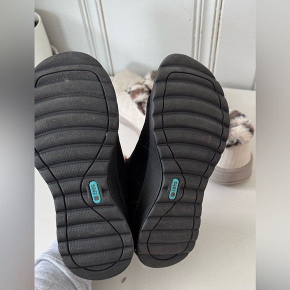 BZees Bootie Golden Fur Trim Washable Slip On Sneakers Women Size 6W - Picture 7 of 11